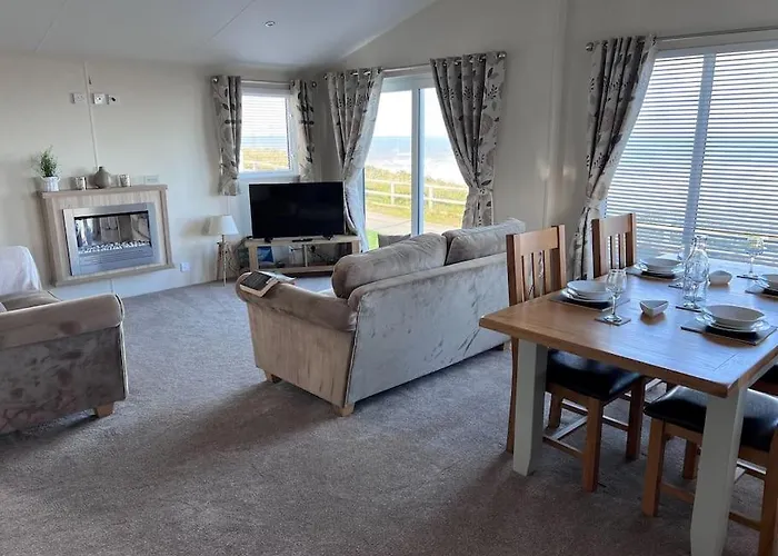 Beautiful 2-Bedroom Lodge With Spectacular Views